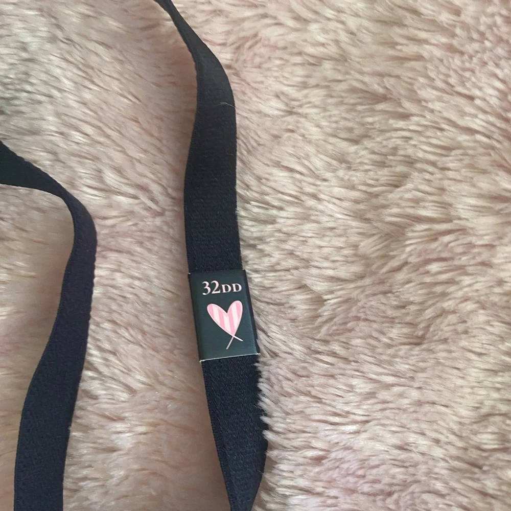 Victorias Secret Black Floral Bra - Picture 2 of 4